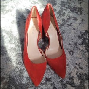 NINE WEST RED BLOCK PUMPS